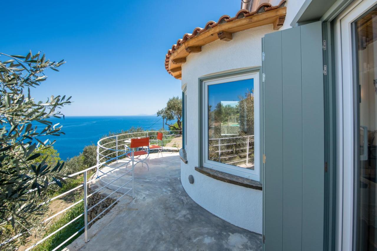 Avgi Villa Glossa