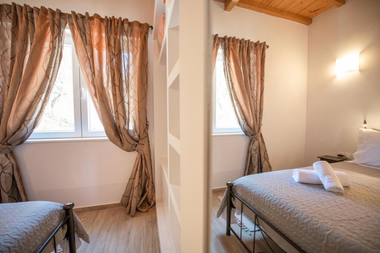 Avgi Villa *