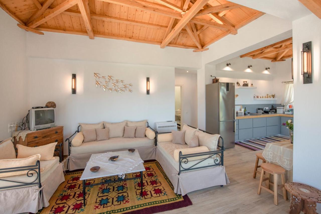 Avgi Villa Glossa
