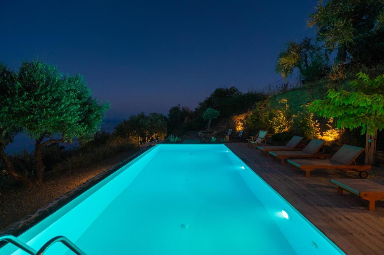Avgi Villa