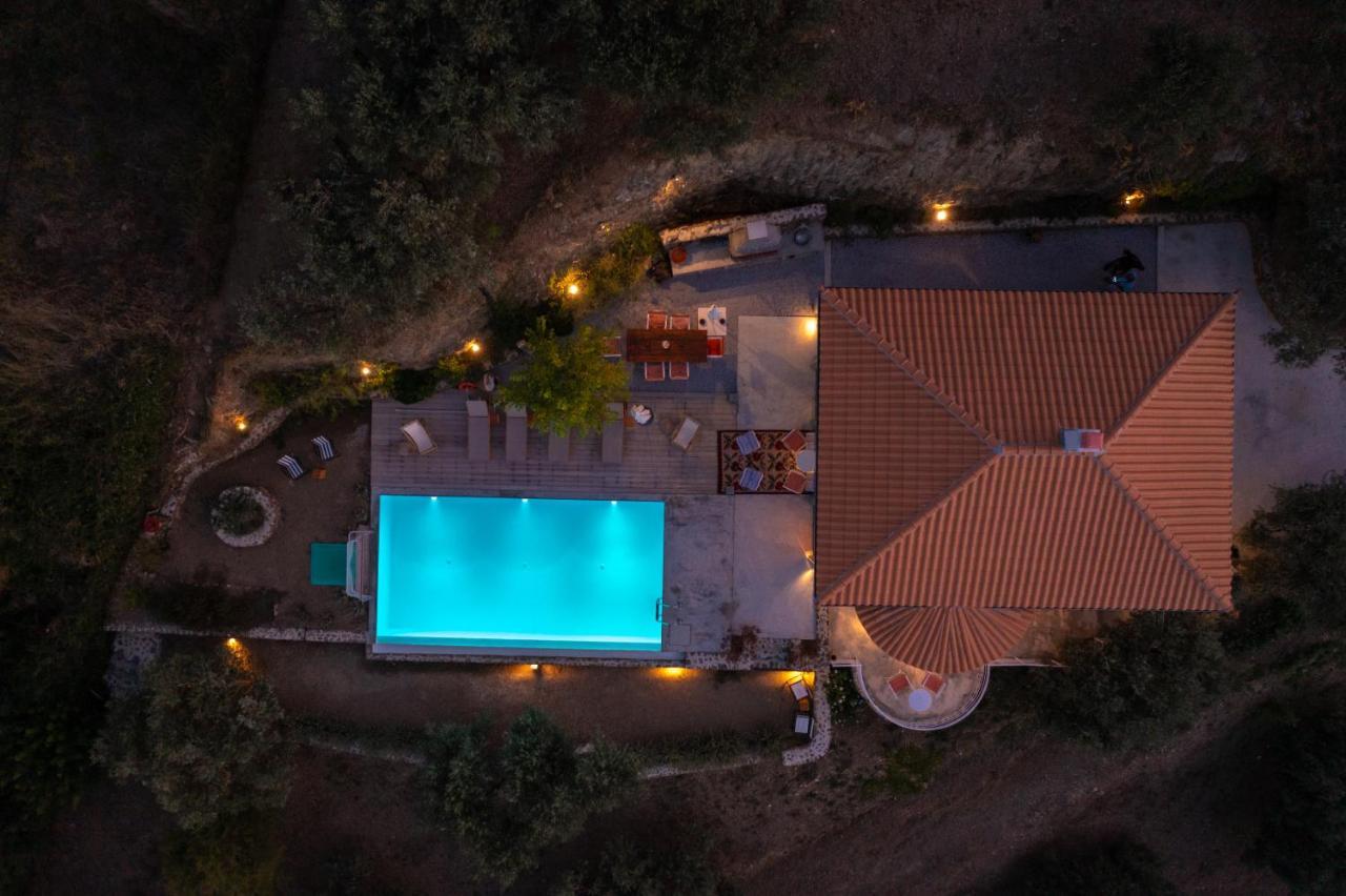 Avgi Villa