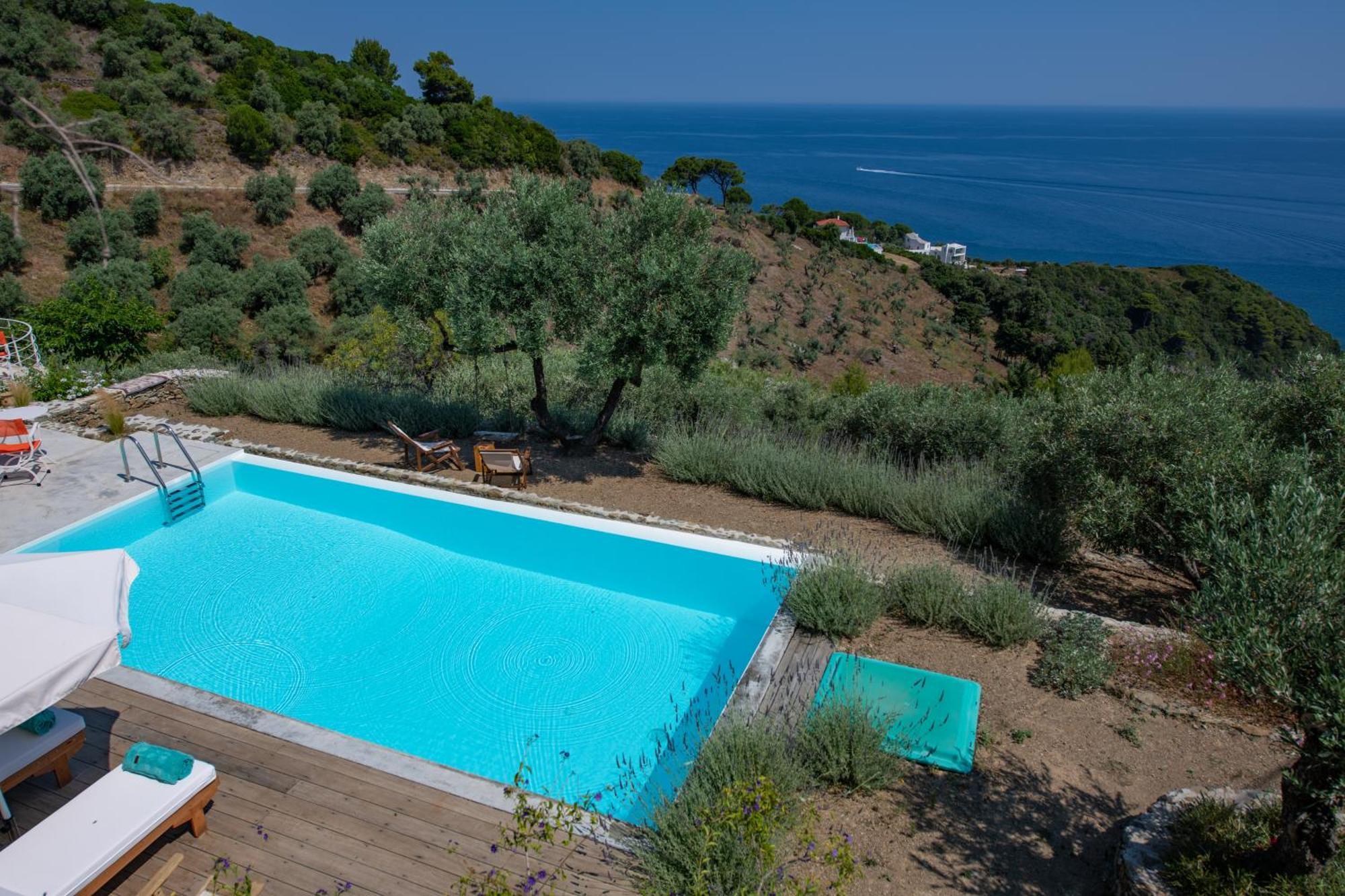 Avgi Villa *