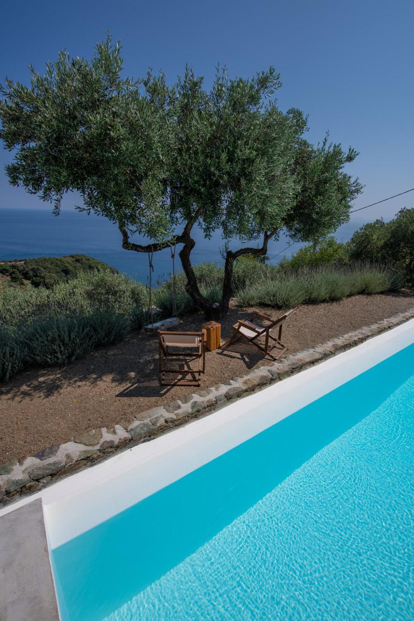 Avgi Villa *