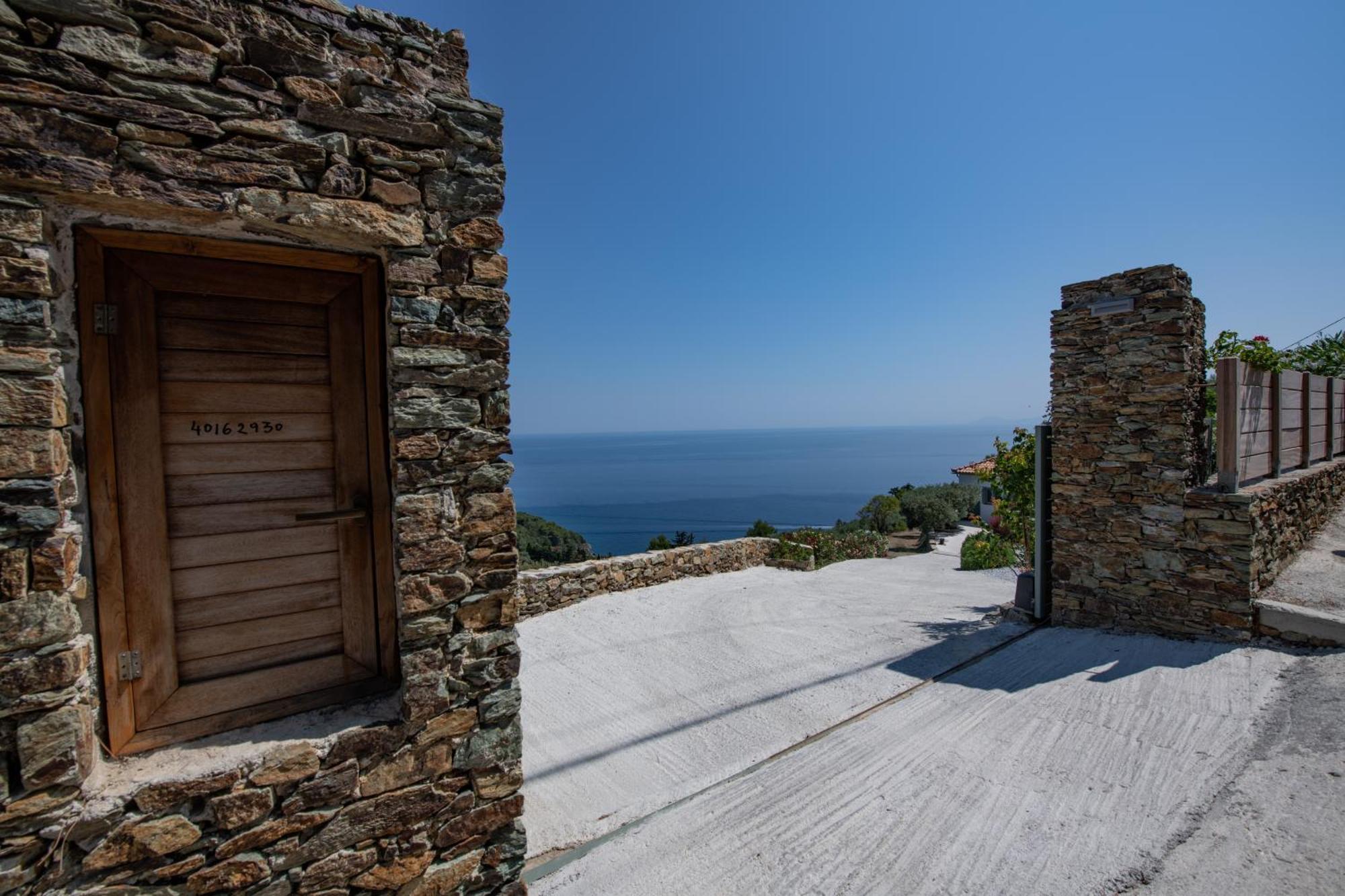 Villa Avgi *